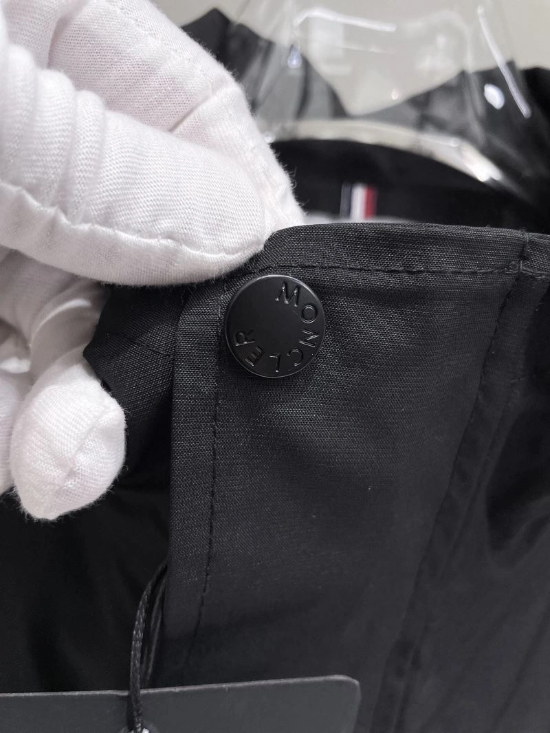 Minimalist Moncler Outwear 141957