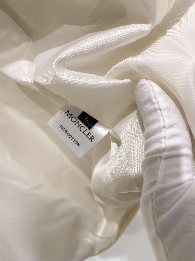 Moncler Outwear Unisex 141944