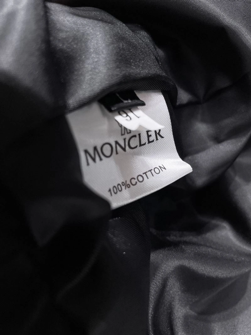 Moncler Outwear Minimalist 141943