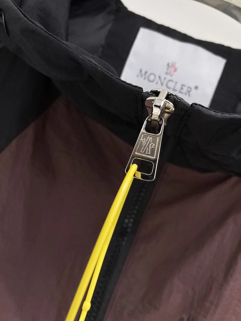 Moncler Outwear Minimalist 141943
