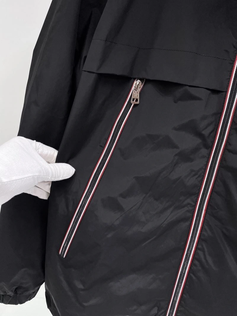 TechFriendly Moncler Outwear 141945