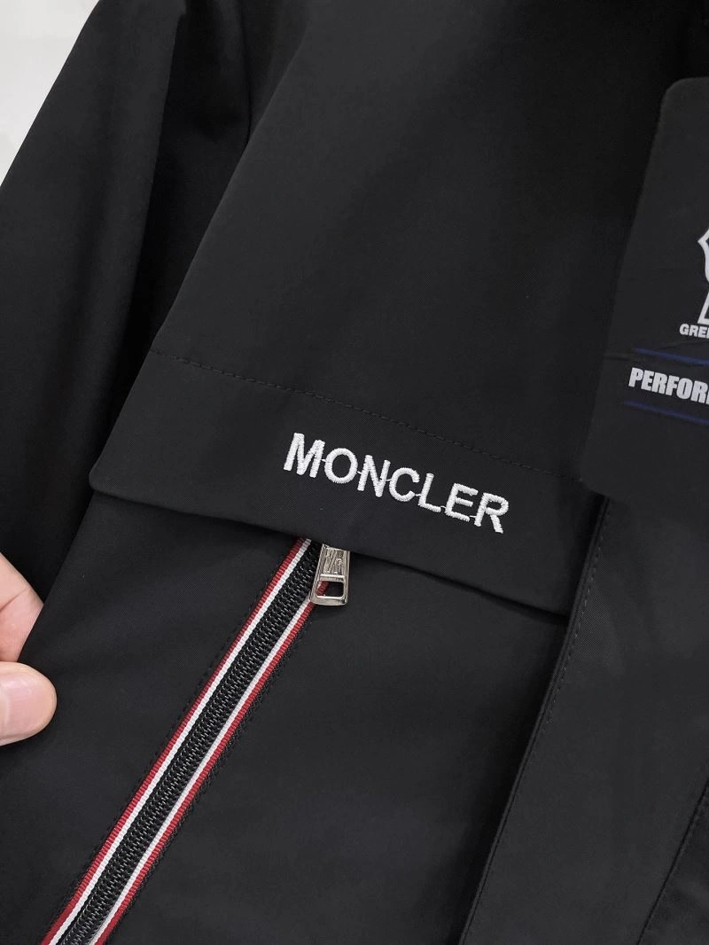 Moncler Outwear TravelReady 141942