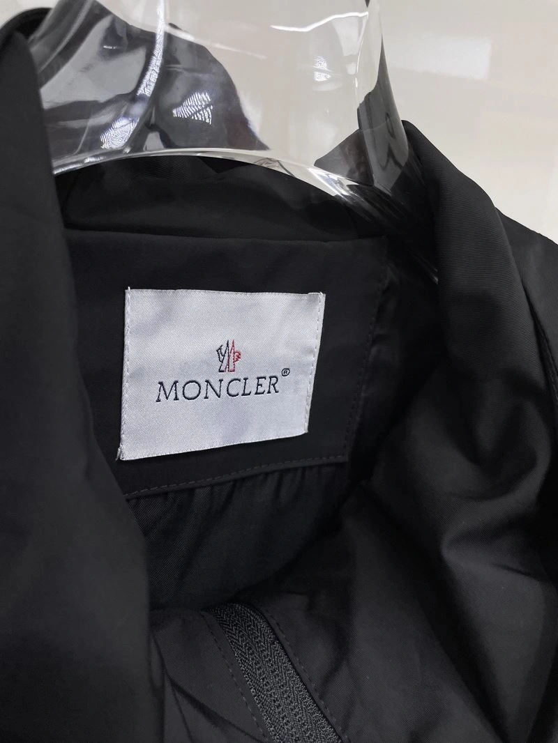 Moncler Outwear TravelReady 141942