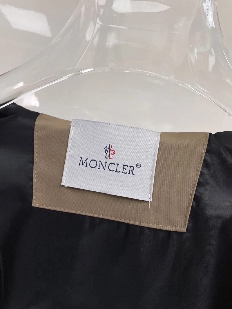 ZipUp Moncler Outwear 141947