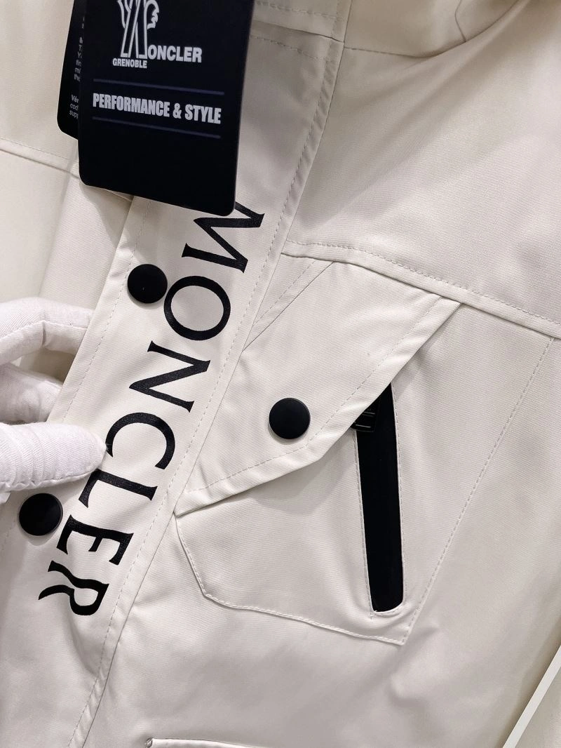 Moncler Outwear TravelReady 141949