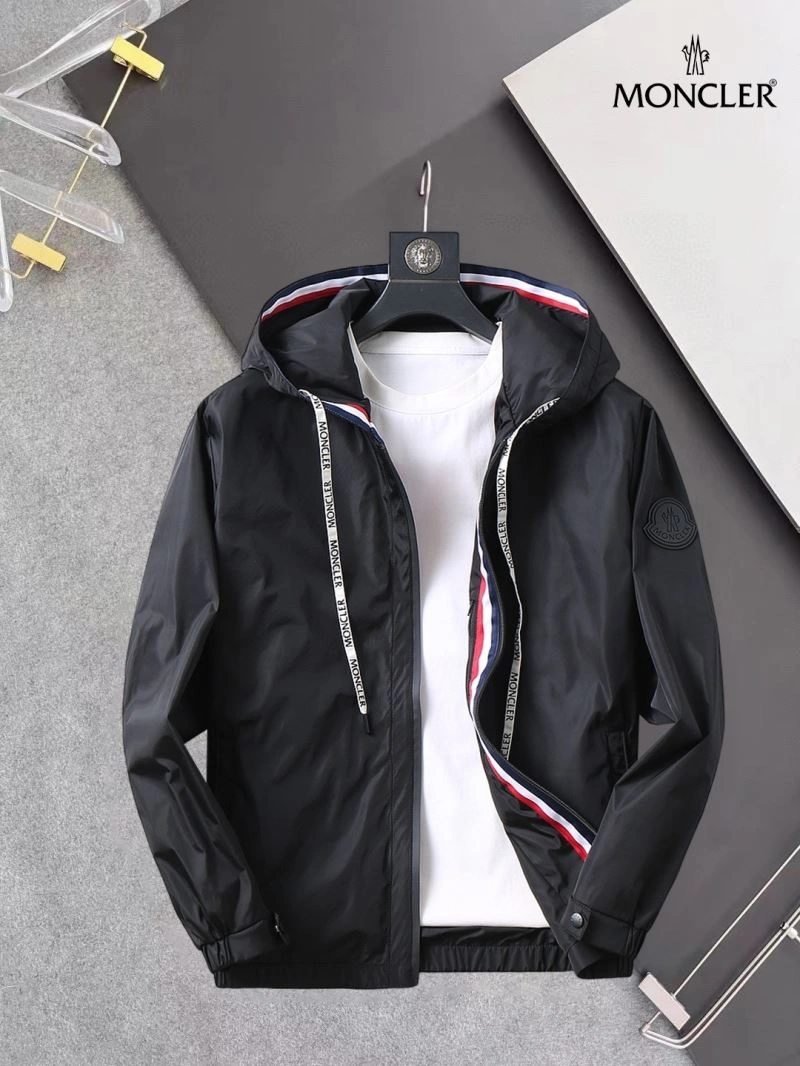 Moncler Outwear Stylish 141937