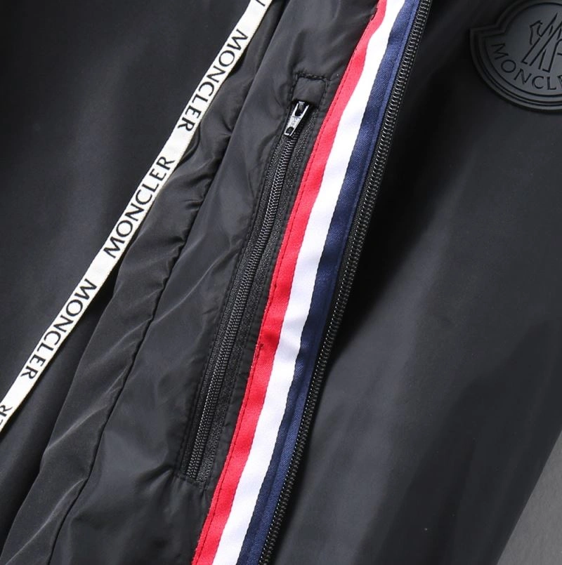 Moncler Outwear Stylish 141937