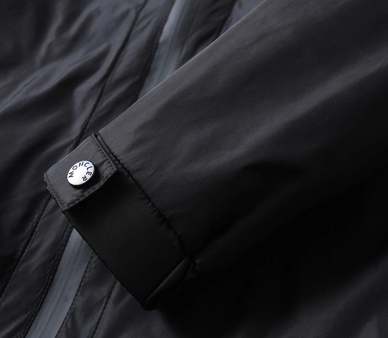 Moncler Outwear Stylish 141937
