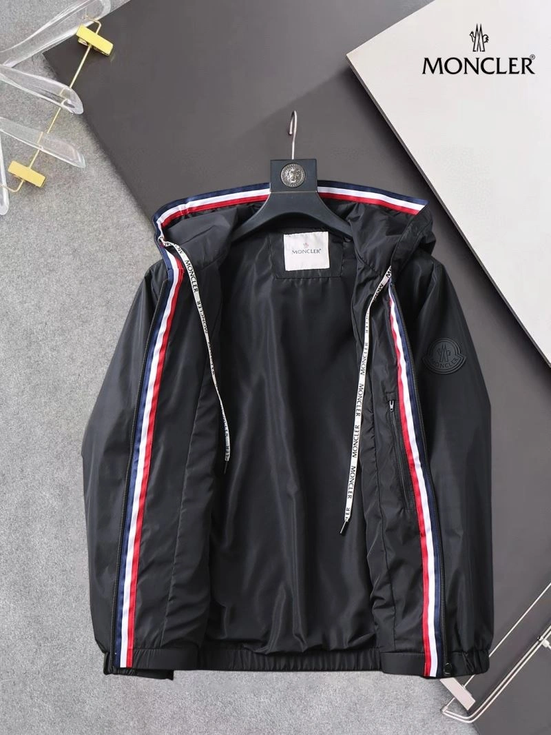Moncler Outwear Stylish 141937