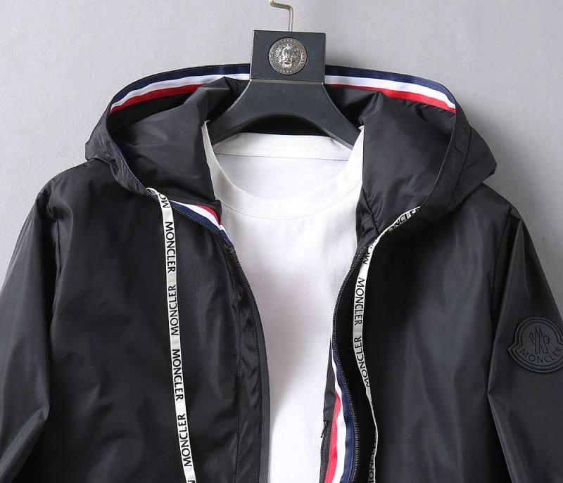 Moncler Outwear Stylish 141937