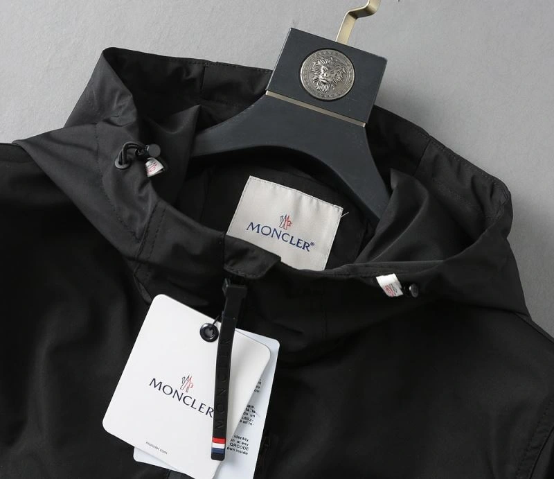 Moncler Outwear TimelessDesign 141933