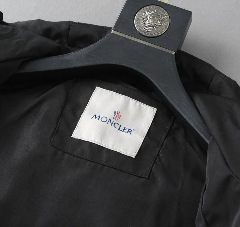 Moncler Outwear TimelessDesign 141933