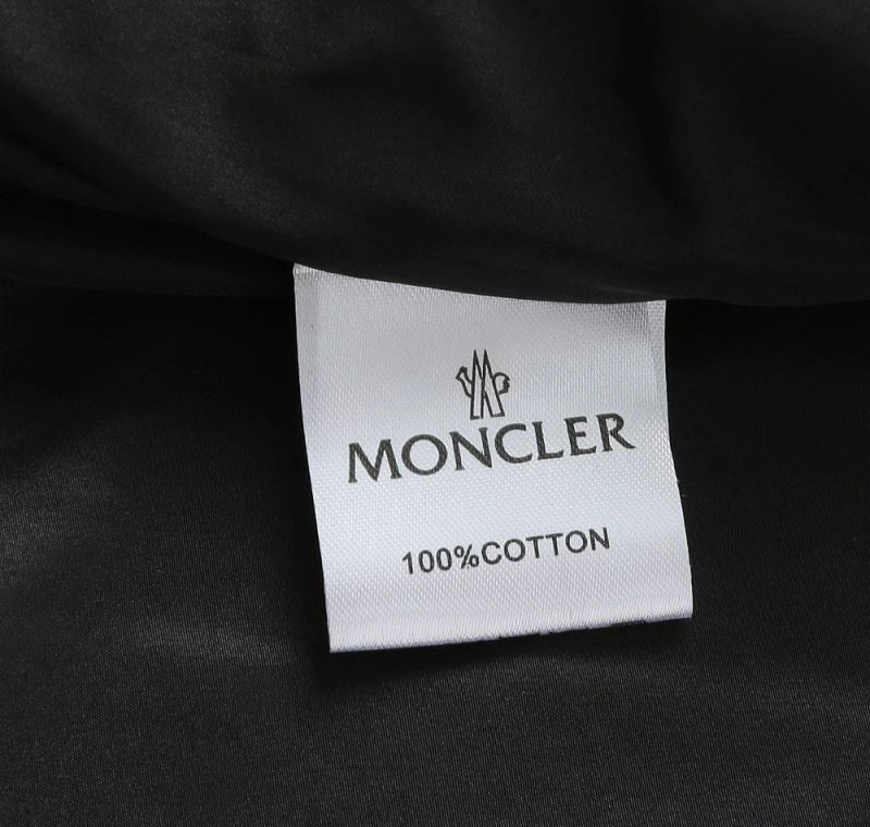 Moncler Outwear TimelessDesign 141933