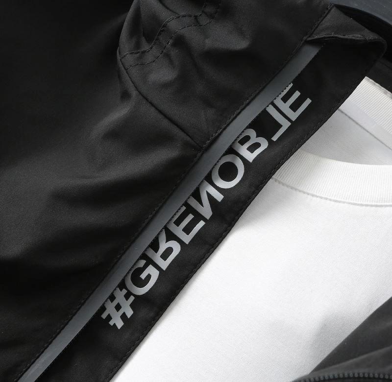 Moncler Outwear TimelessDesign 141933