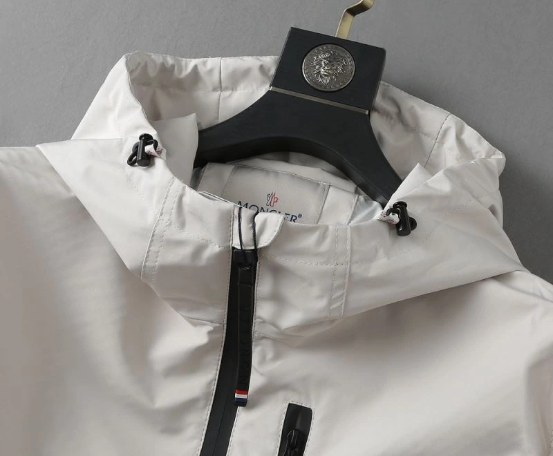 Moncler Outwear FreshLook 141931