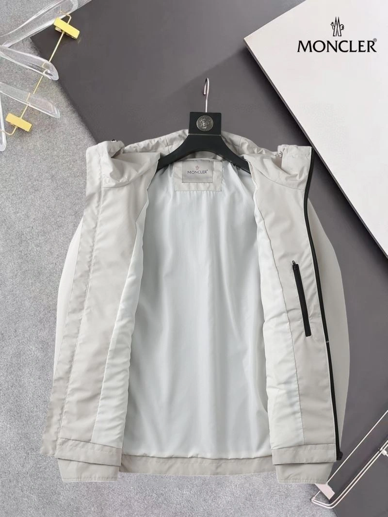 Moncler Outwear FreshLook 141931