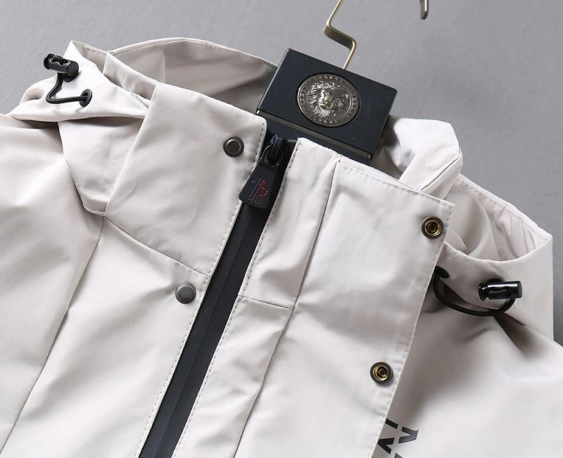 Moncler Outwear ComfortFit 141929