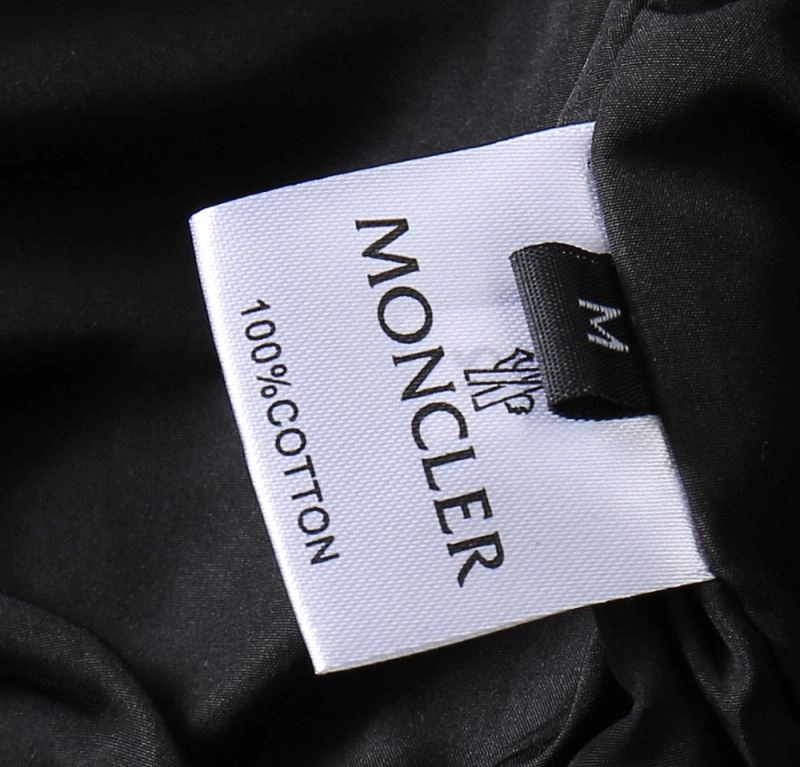 Versatile Moncler Outwear 141921
