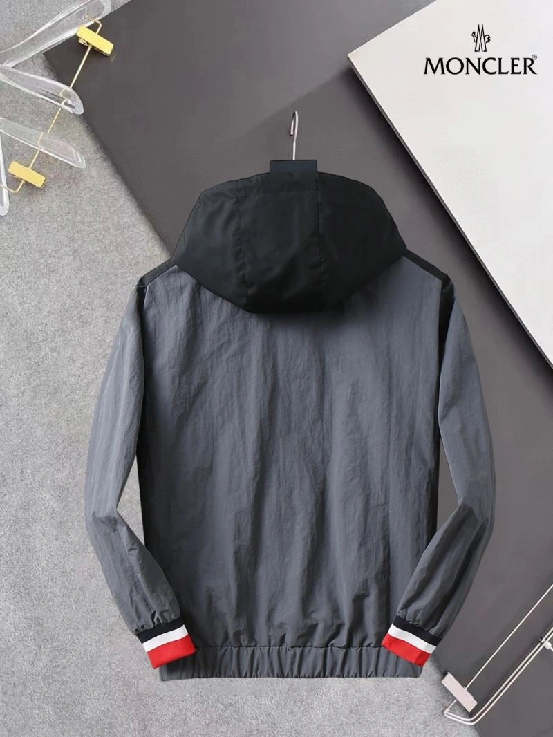 Versatile Moncler Outwear 141921