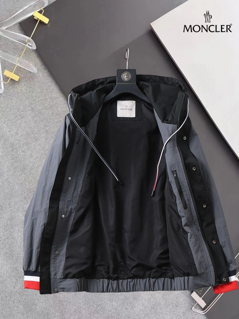 Versatile Moncler Outwear 141921