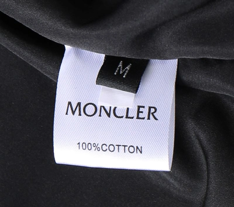 Compact Moncler Outwear 141924
