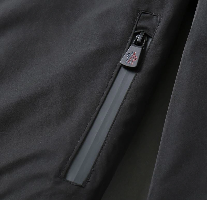 Compact Moncler Outwear 141924