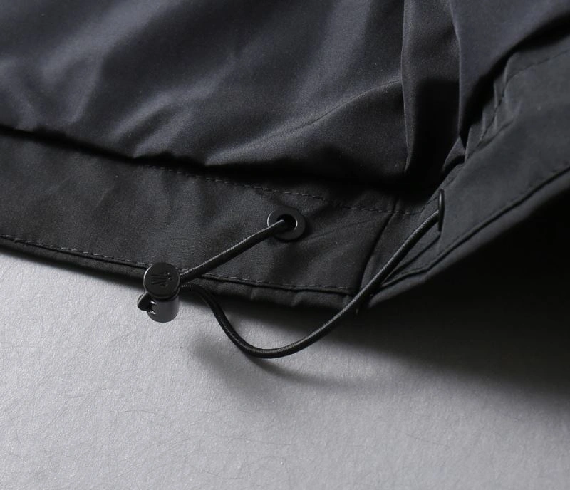 Compact Moncler Outwear 141924