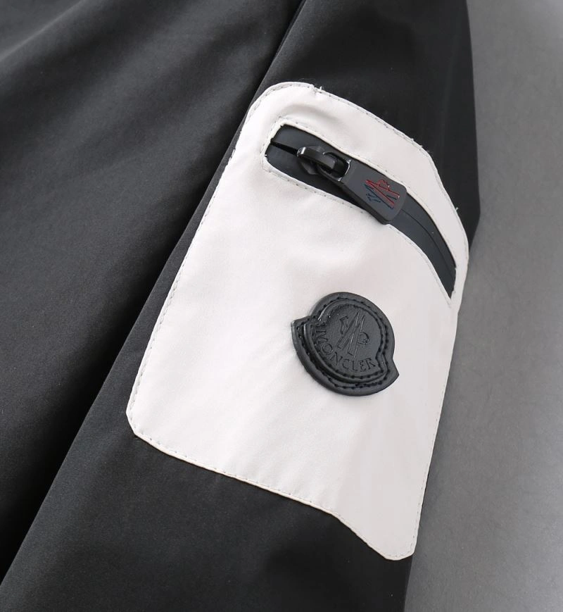Compact Moncler Outwear 141924