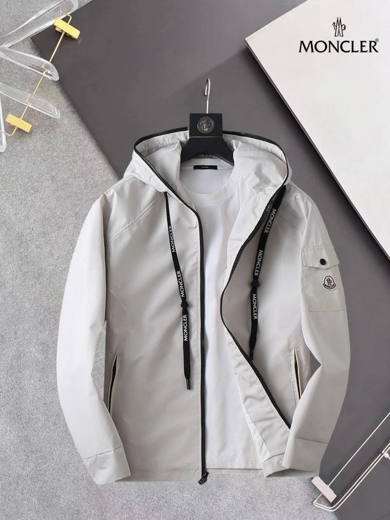 Soft Moncler Outwear 141917