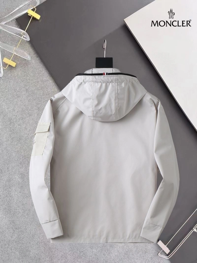 Soft Moncler Outwear 141917