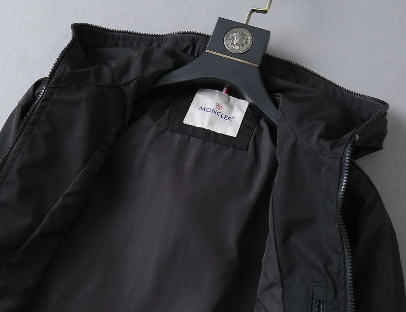Moncler Outwear Stretchable 141922