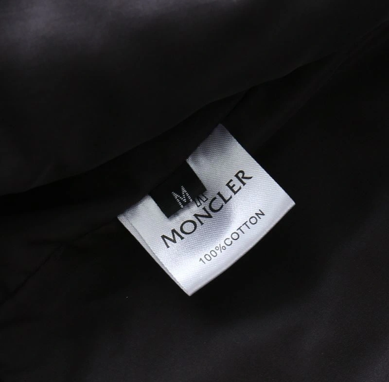 Moncler Outwear Stretchable 141922