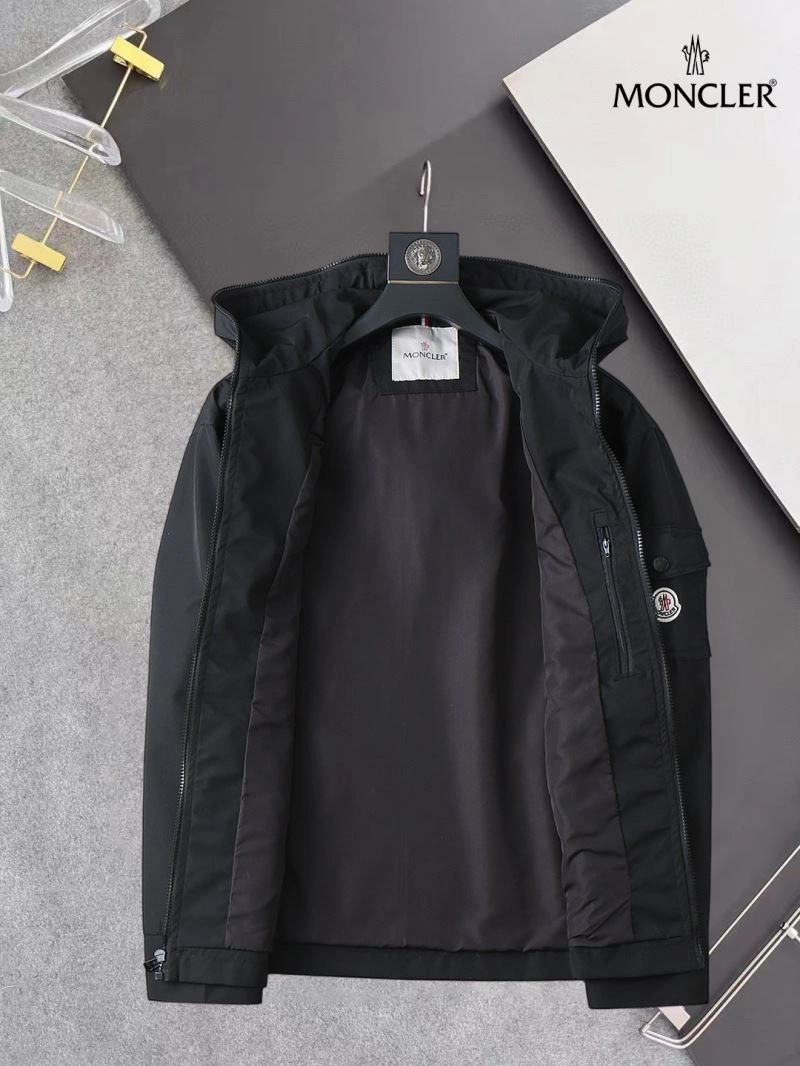 Moncler Outwear Stretchable 141922