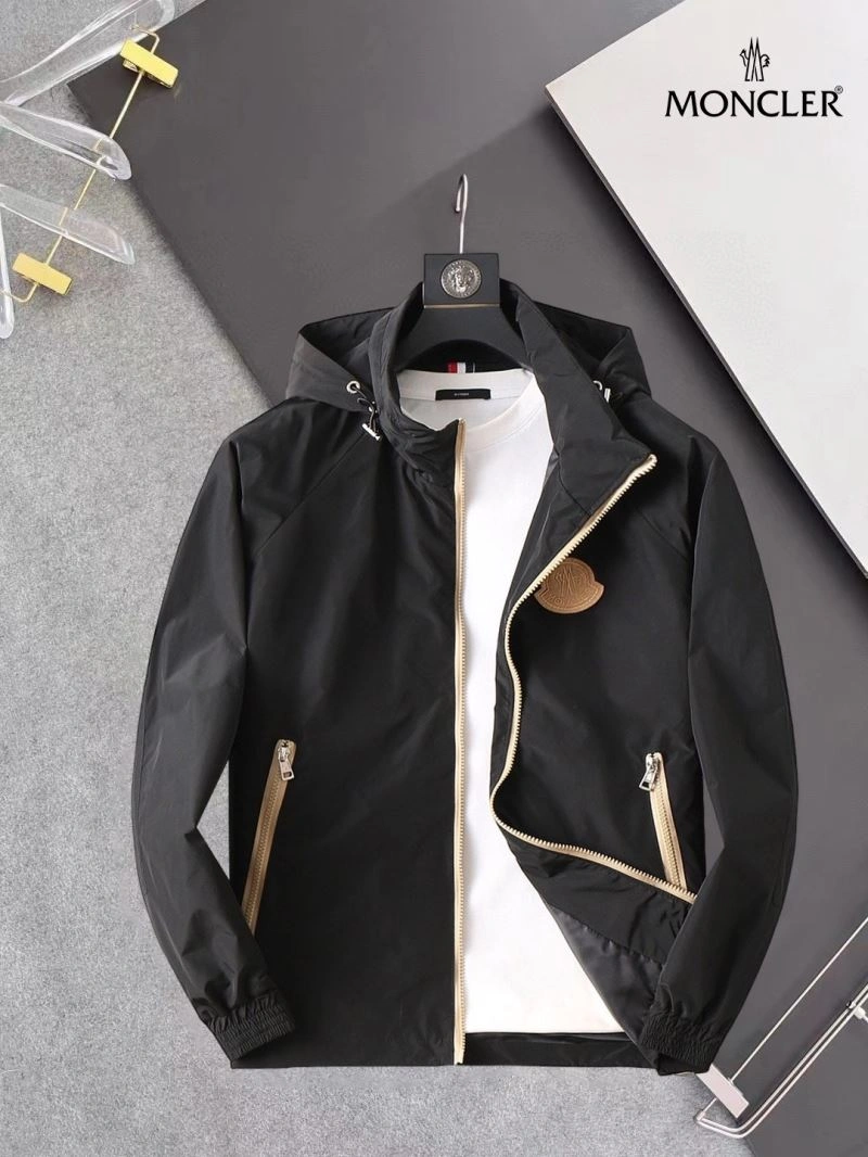 Moncler Outwear Minimalist 141914