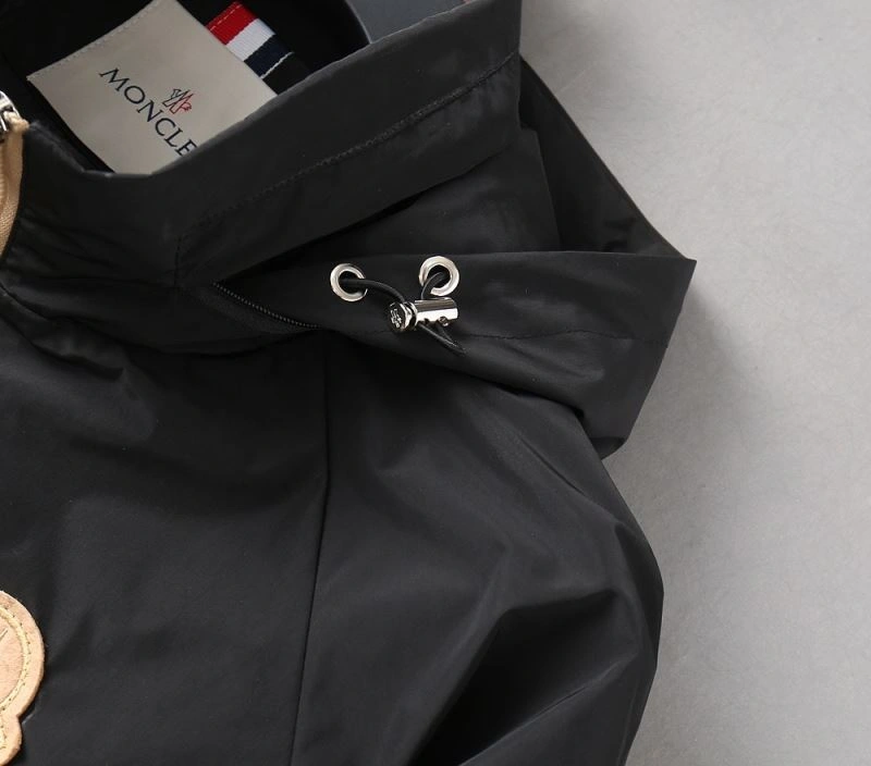 Moncler Outwear Minimalist 141914