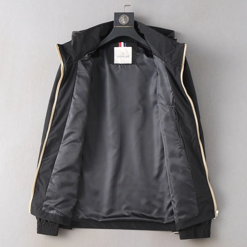Moncler Outwear Minimalist 141914