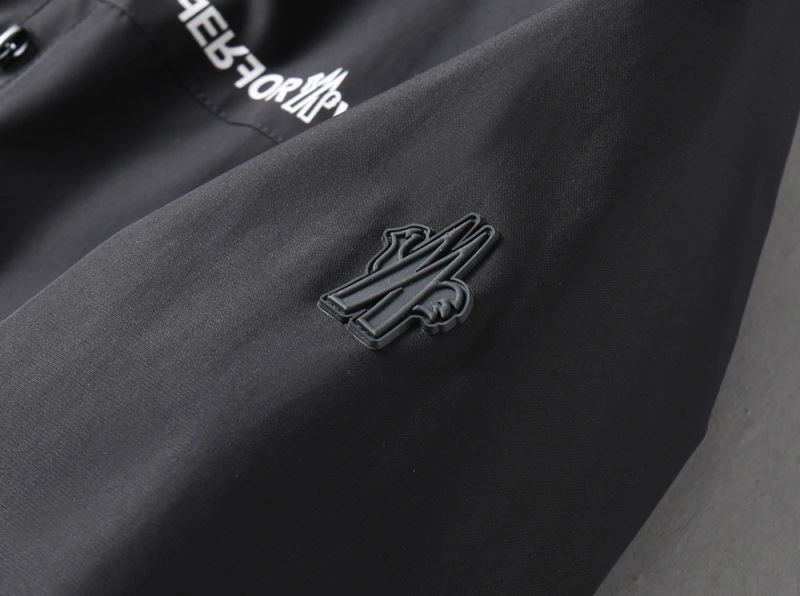 Moncler Outwear Timeless 141930