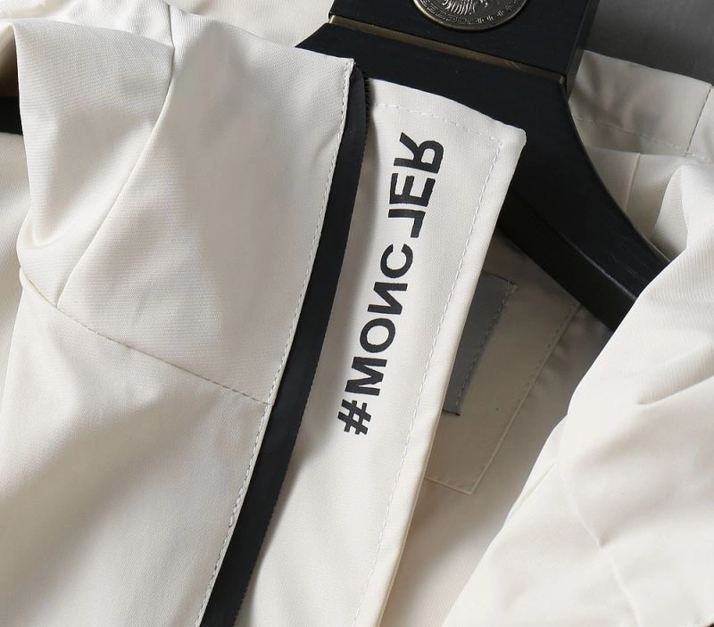 Moncler Outwear StreetReady 141928
