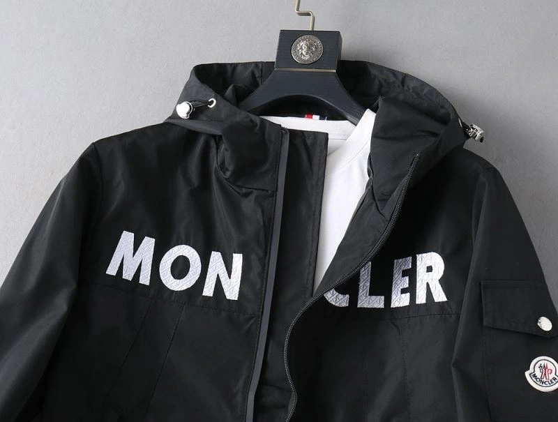 Reliable Moncler Outwear 141911