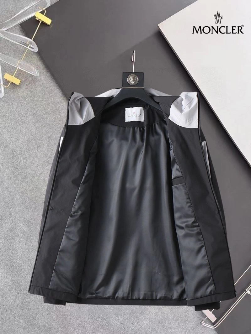 Moncler Outwear GoodFit 141912