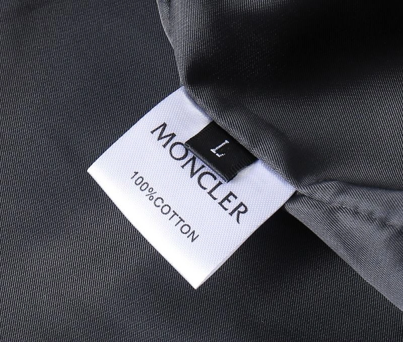 Compact Moncler Outwear 141918