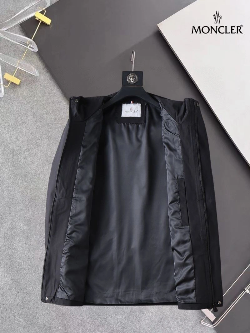 Compact Moncler Outwear 141918