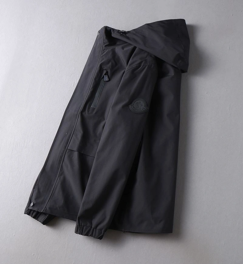 Compact Moncler Outwear 141918