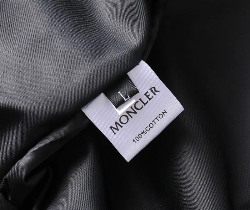 Moncler Outwear WaterResistant 141910