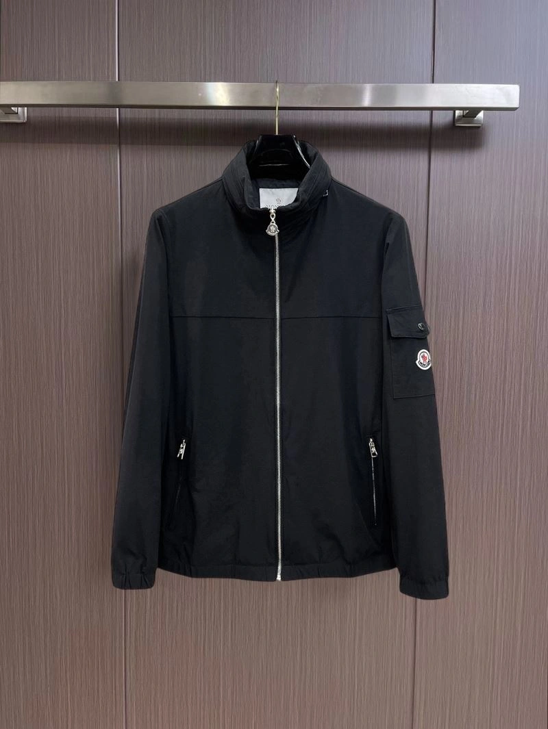 Cozy Moncler Outwear 141925
