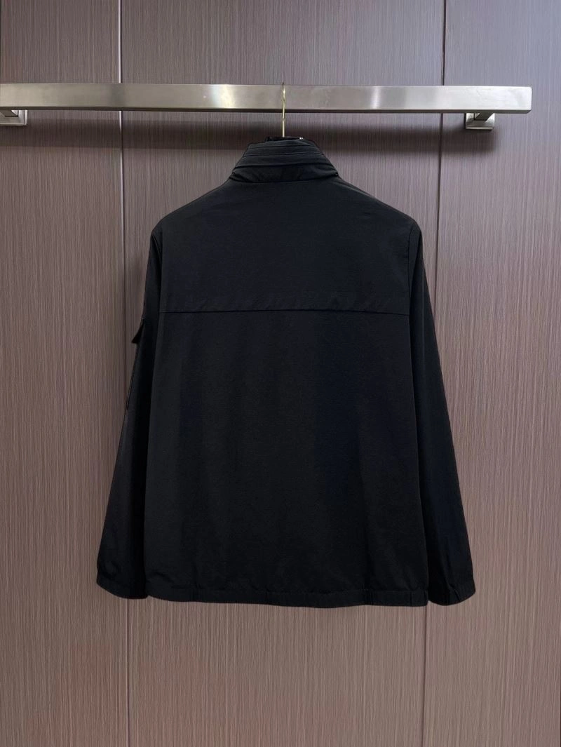 Cozy Moncler Outwear 141925
