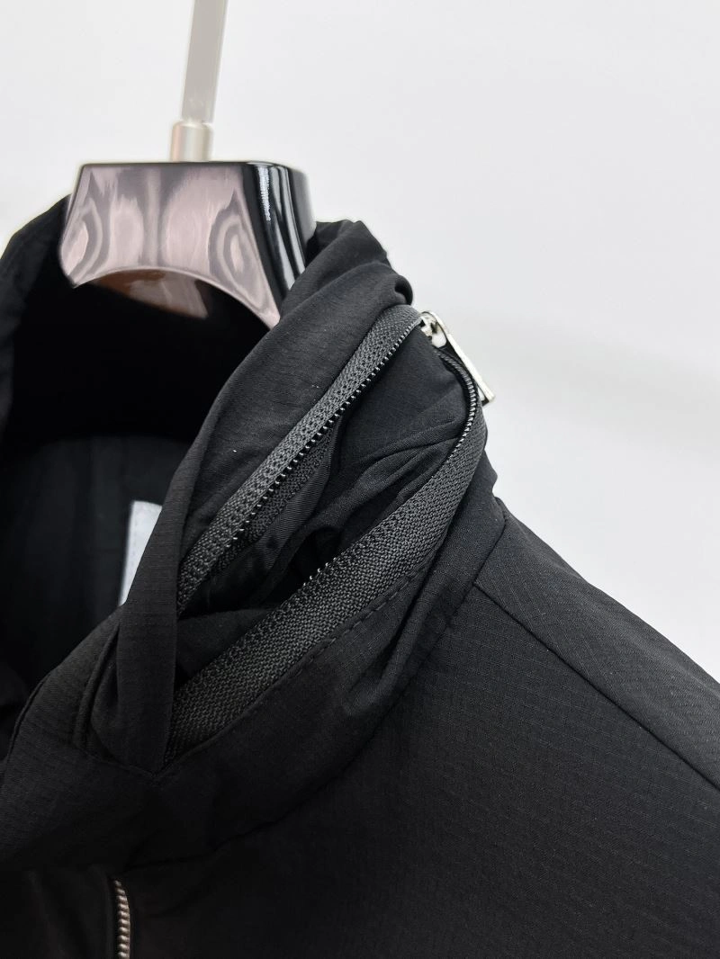 Cozy Moncler Outwear 141925