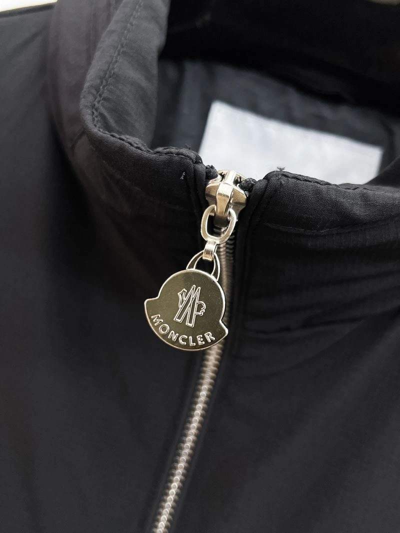 Cozy Moncler Outwear 141925