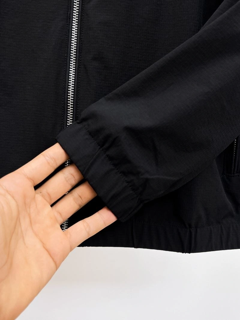 Cozy Moncler Outwear 141925