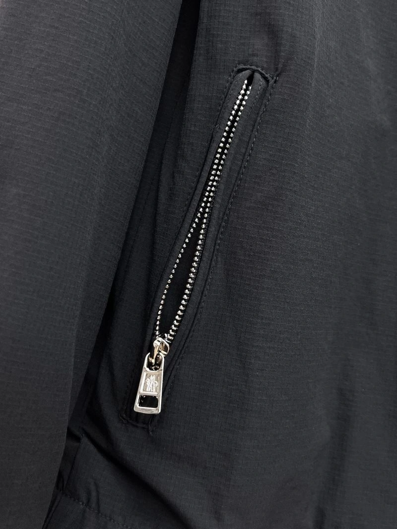 Cozy Moncler Outwear 141925